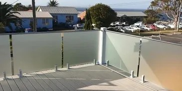 Montague Glass House & Hahn’s Premium Constructions