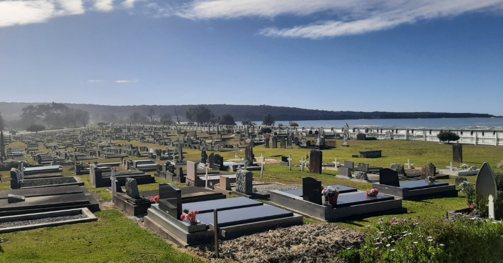Councillor proposes annual fee to reserve a burial plot - Power FM Bega Bay